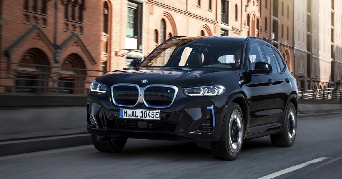 BMW iX3 (G08, Restylage 2021) (2021–2025)