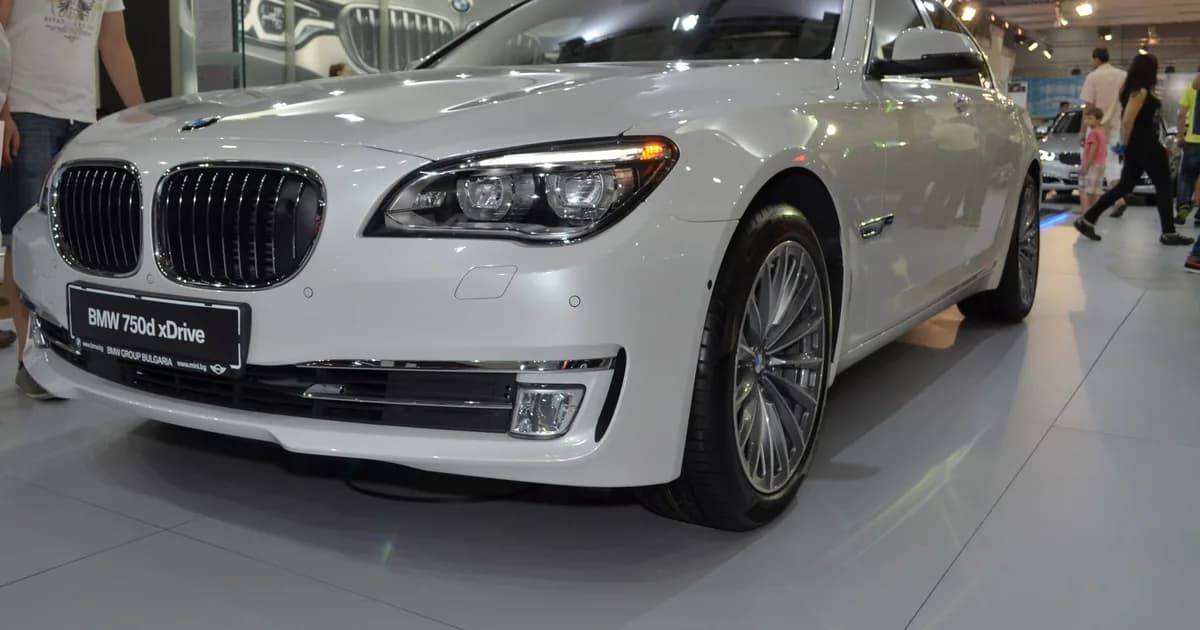 BMW Série 7 (F01 LCI, Restylage 2012) (2012–2015)