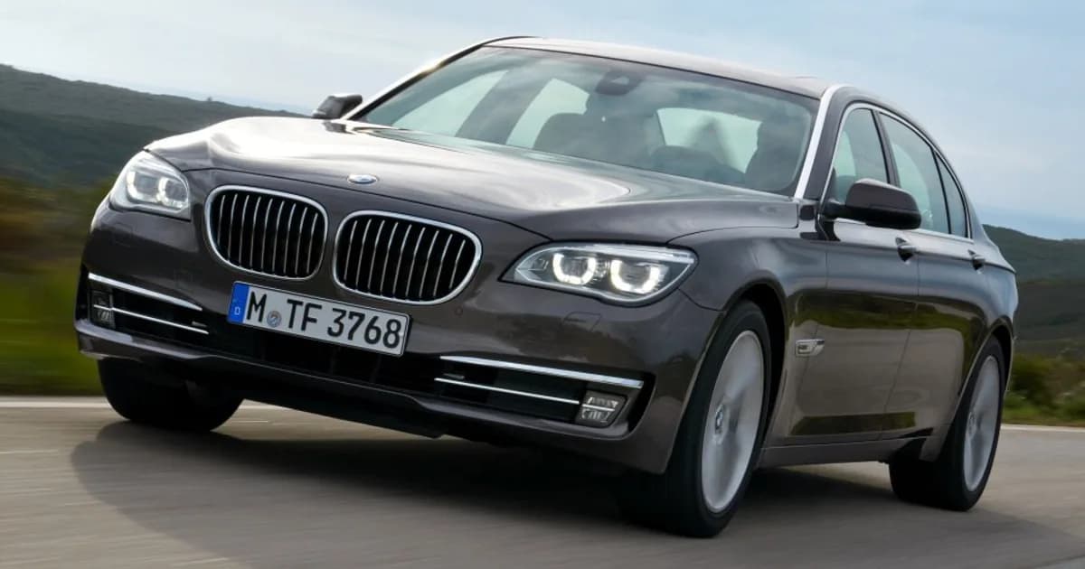 BMW Série 7 Long (F02 LCI, Restylage 2012) (2012–2015)