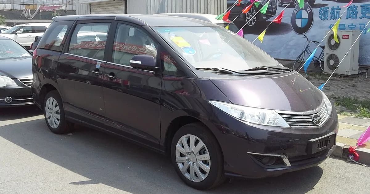 BYD M6 (Restylage 2013) (2013–2017)