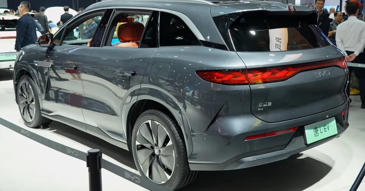 BYD Tang L (2025–Présent)