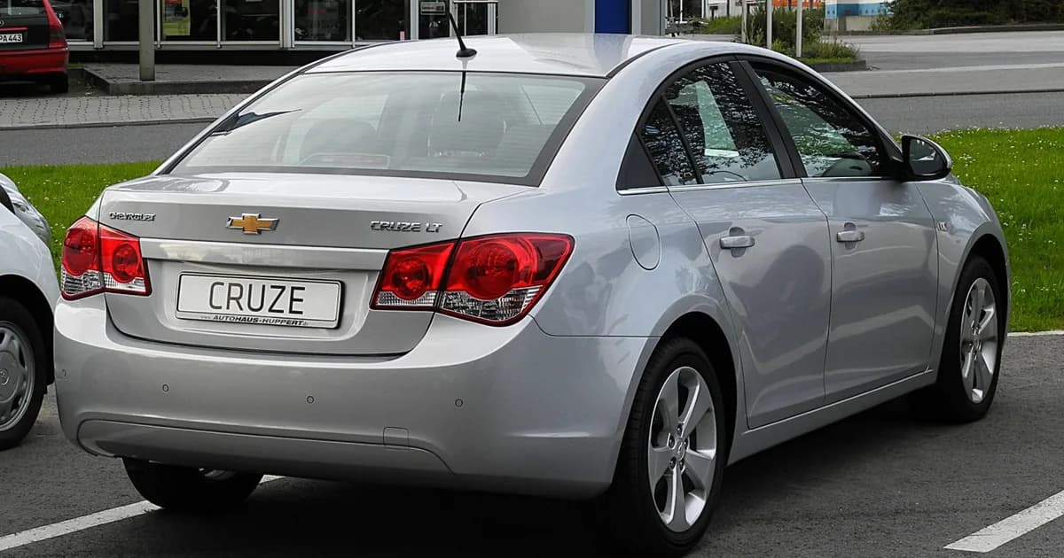 Chevrolet Cruze Sedan (2009–2013)