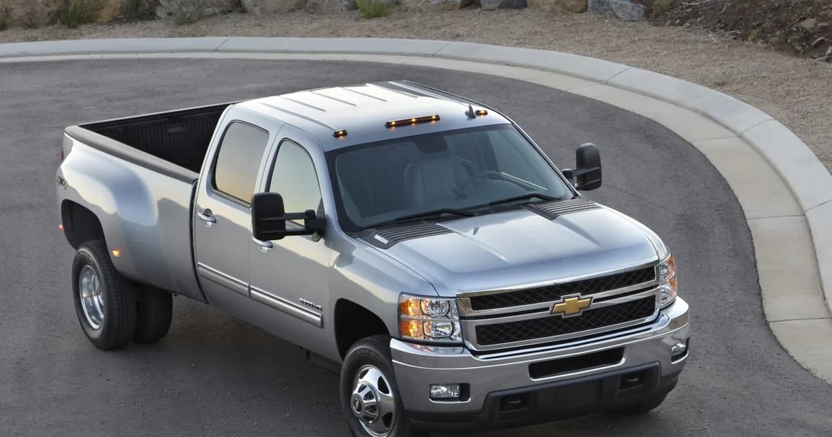 Chevrolet Silverado 3500 HD II (GMT900, Restylage 2011) Crew Cab Long Box (2011–2014)