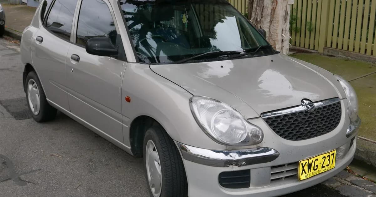 Daihatsu Sirion (M1) (1998–2005)