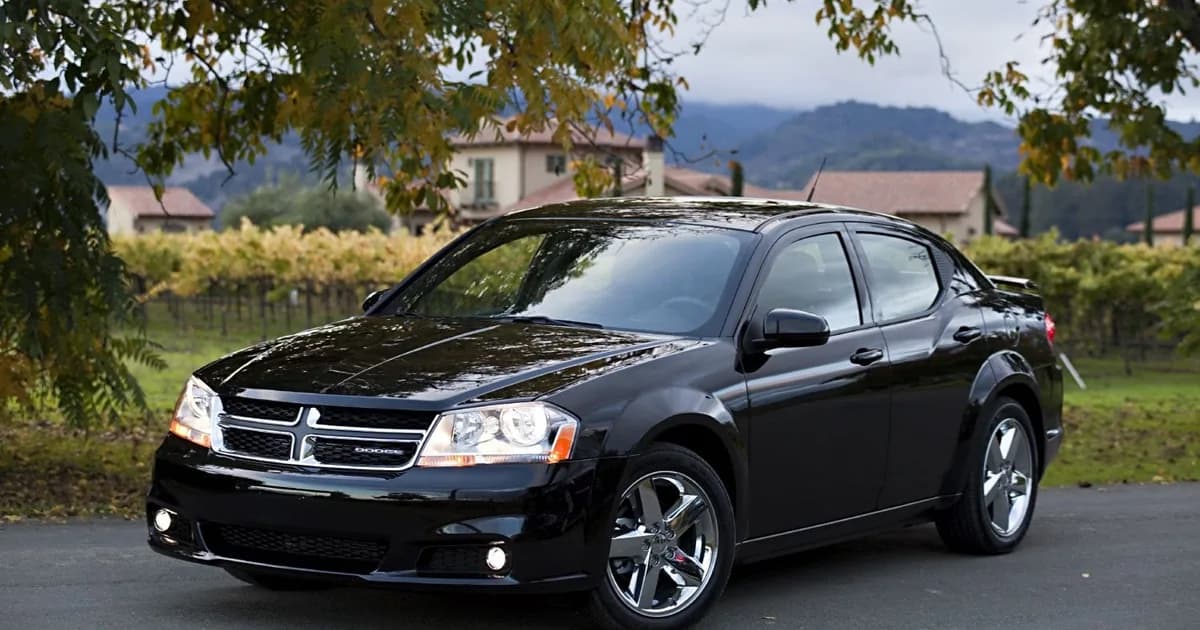 Dodge Avenger Sedan (Restylage 2010) (2010–2014)
