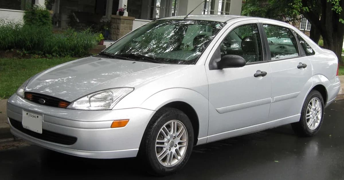 Ford Focus Sedan (USA) (1999–2004)