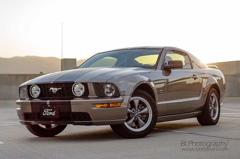 Ford Mustang 5 (2004–2009)