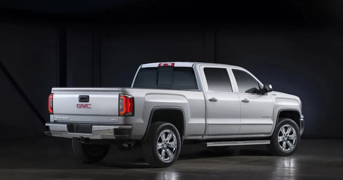 GMC Sierra 1500 IV (GMTK2XX, Restylage 2016) Crew Cab Standard Box (2016–2018)