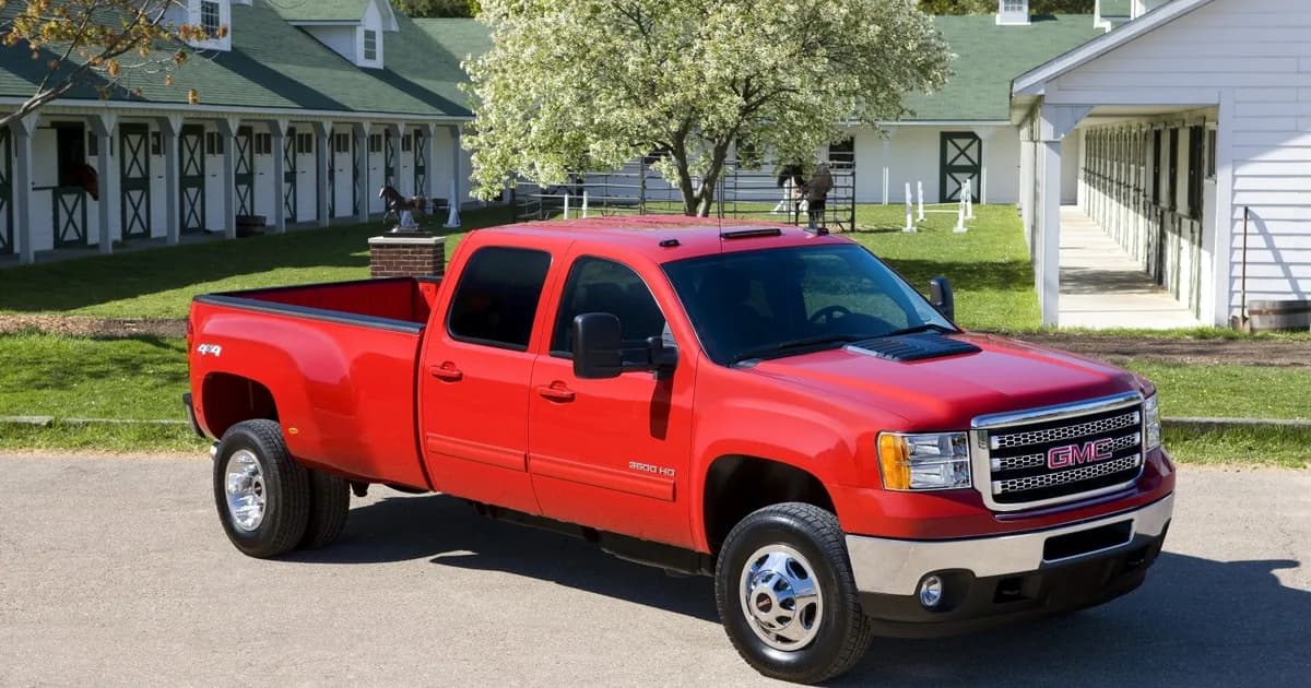 GMC Sierra 3500HD III (GMT900, Restylage 2011) Crew Cab Long Box (2011–2013)