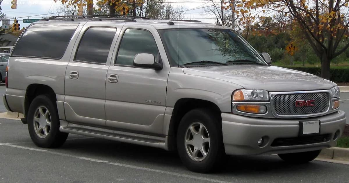 GMC Yukon XL II (GMT800) (2000–2006)