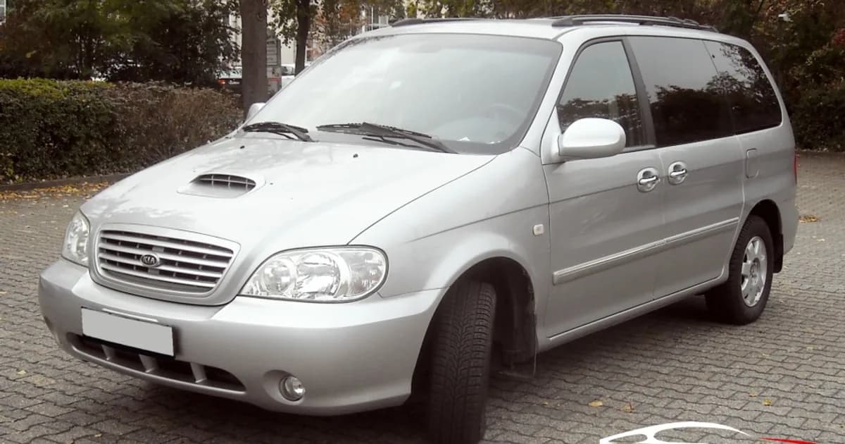 Kia Carnival I (UP/GQ, Restylage 2001) (2001–2006)