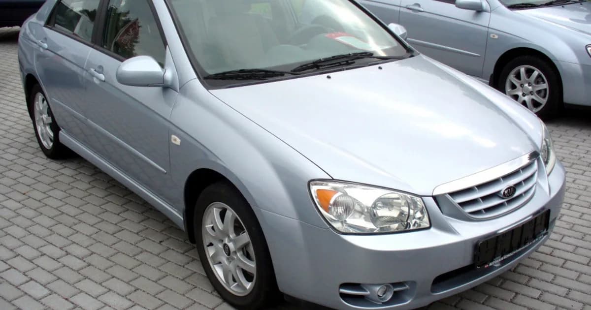 Kia Cerato I Sedan (2004–2006)