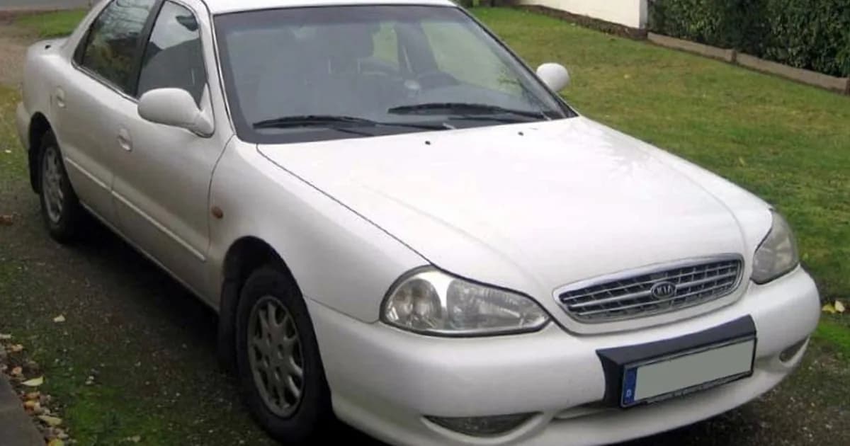 Kia Clarus (GC) (1998–2001)
