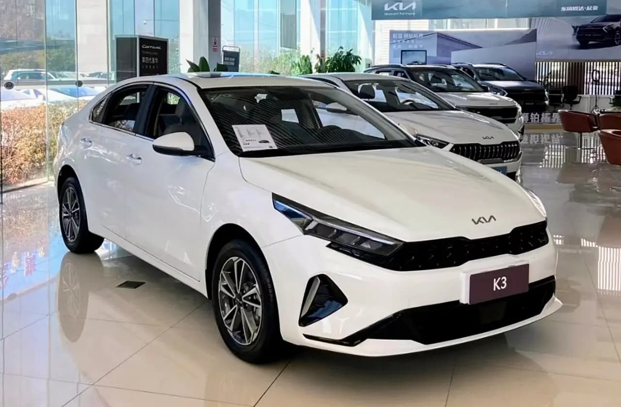 Kia K3 (BL7) Hatchback