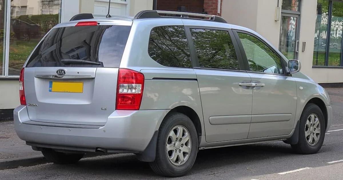 Kia Sedona II SWB (2006–2014)