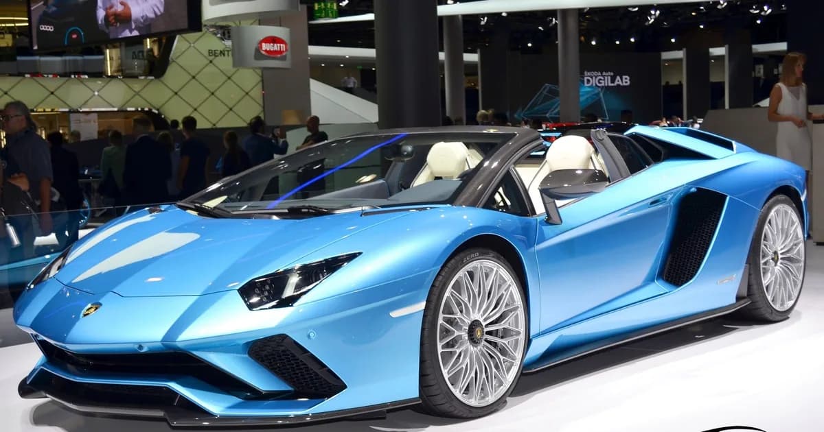 Lamborghini Aventador S Roadster (2017–Présent)