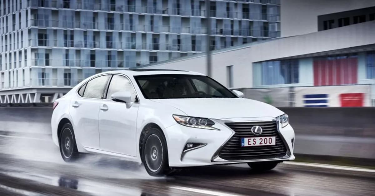 Lexus ES VI (XV60) (Restylage 2015) (2015–2018)