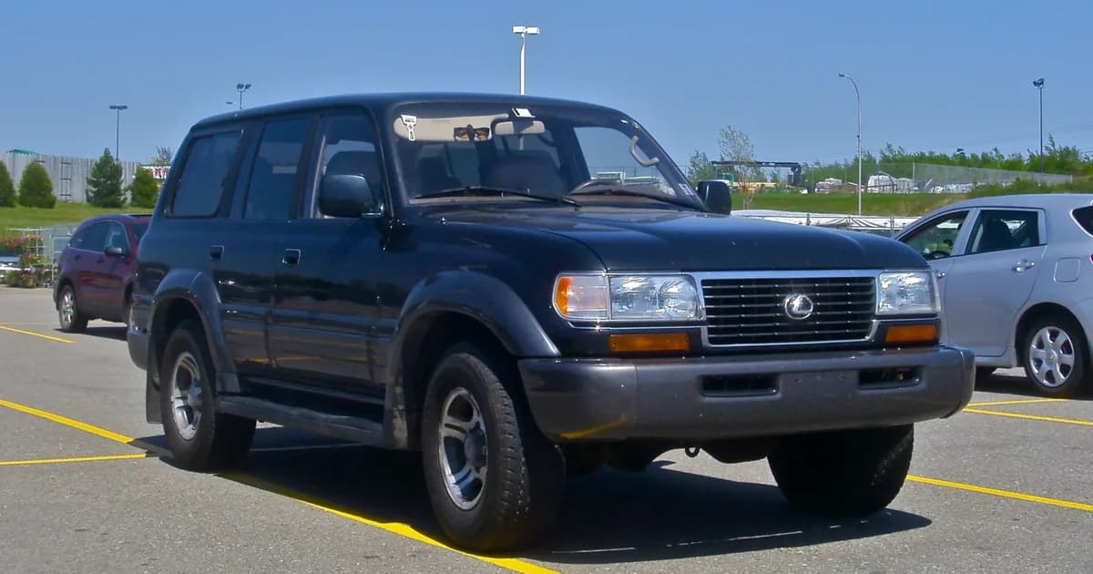 Lexus LX I (1995–1997)