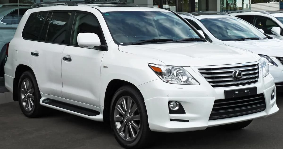 Lexus LX III (2007–2010)
