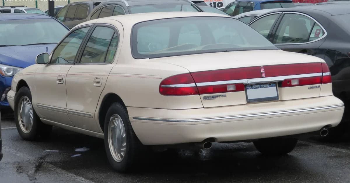 Lincoln Continental IX (1995–2002)