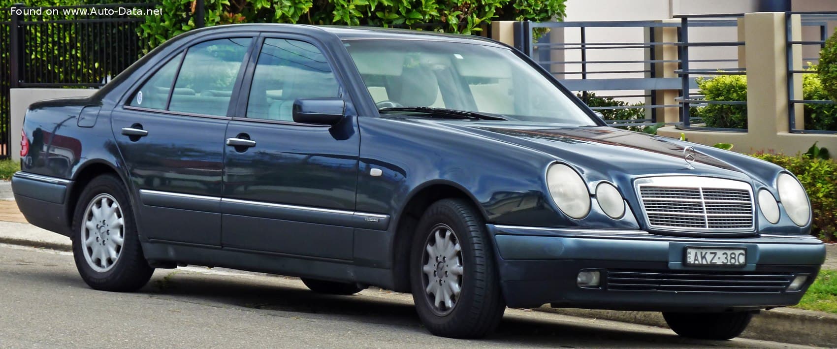 Mercedes-Benz Classe E W210 (1995–1999)