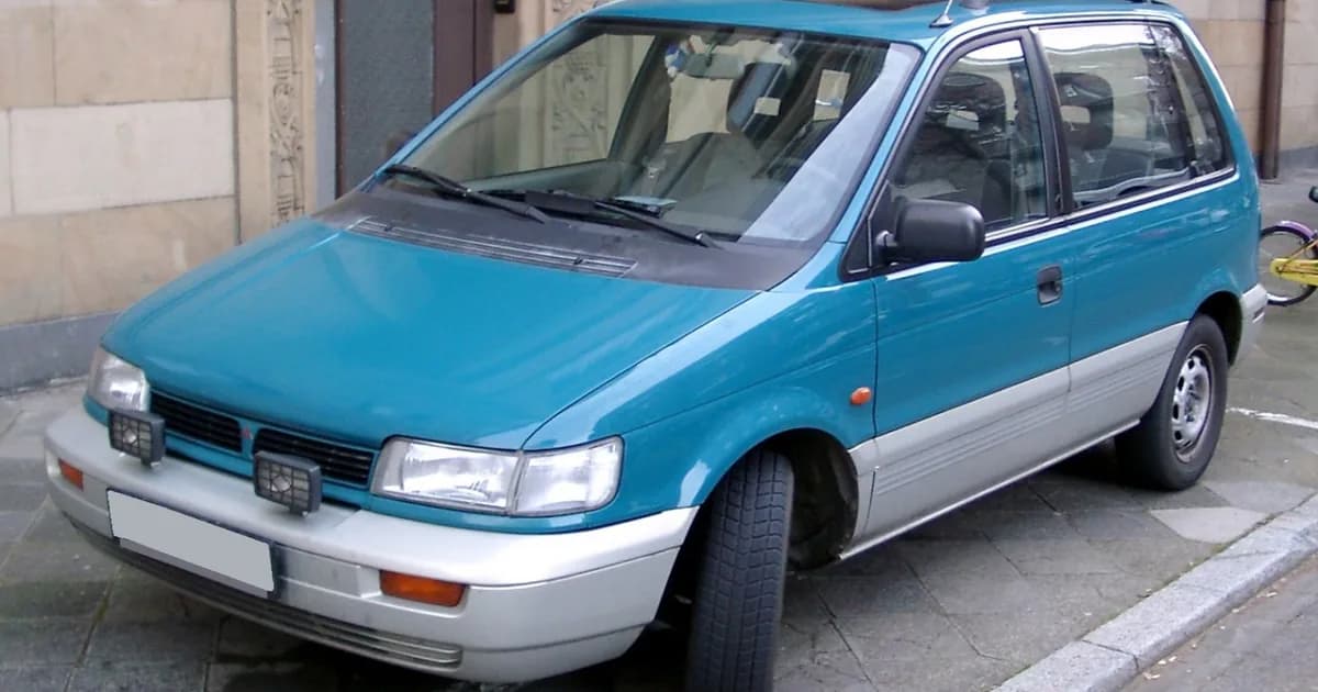 Mitsubishi Space Runner (N1_W,N2_W) (1997–1999)