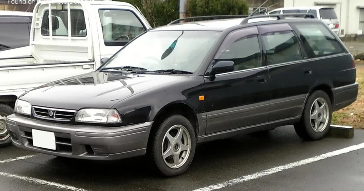 Nissan Avenir (W10) (1995–1998)