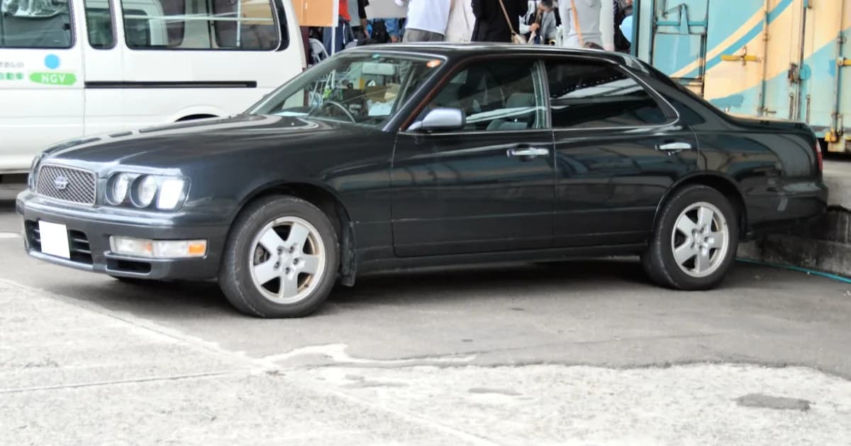 Nissan Gloria (Y33) (1995–1999)