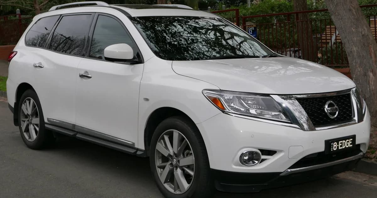 Nissan Pathfinder IV (2012–2016)