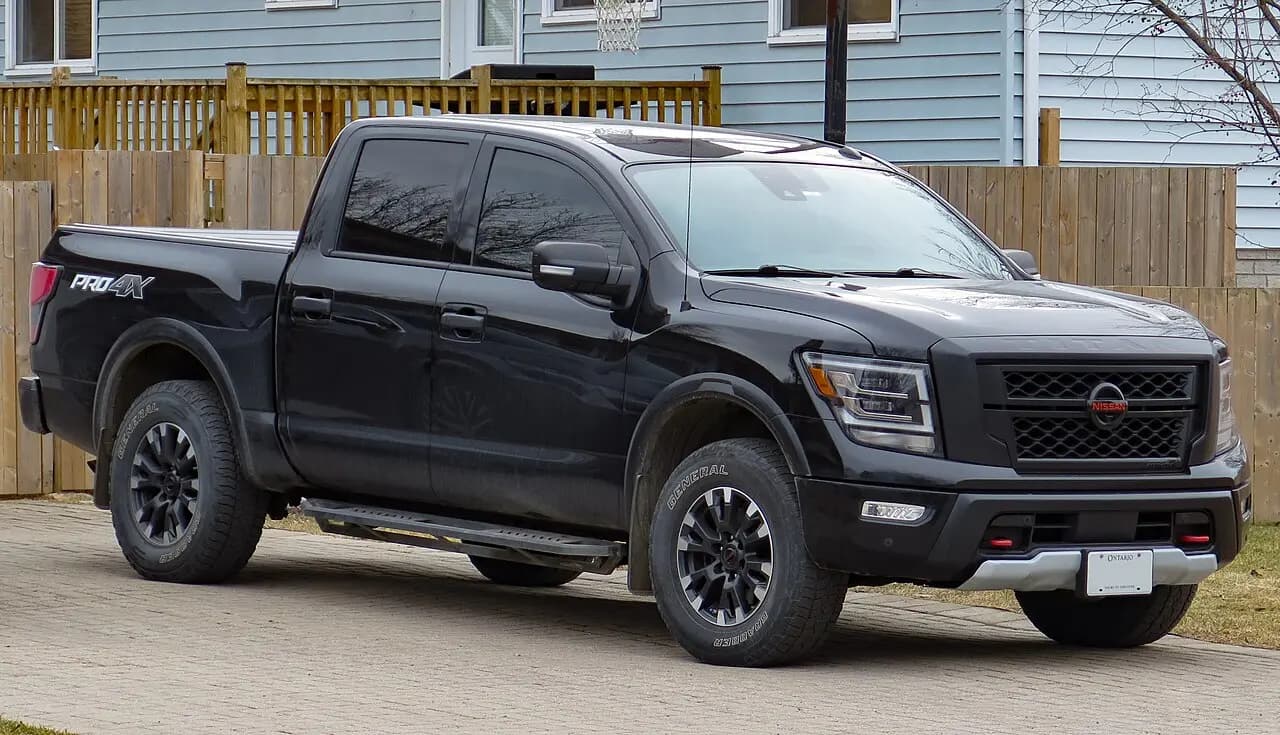 Nissan Titan II Crew Cab (2016–Présent)