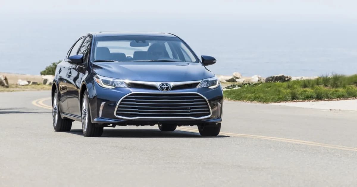 Toyota Avalon IV (Restylage 2015) (2015–2018)
