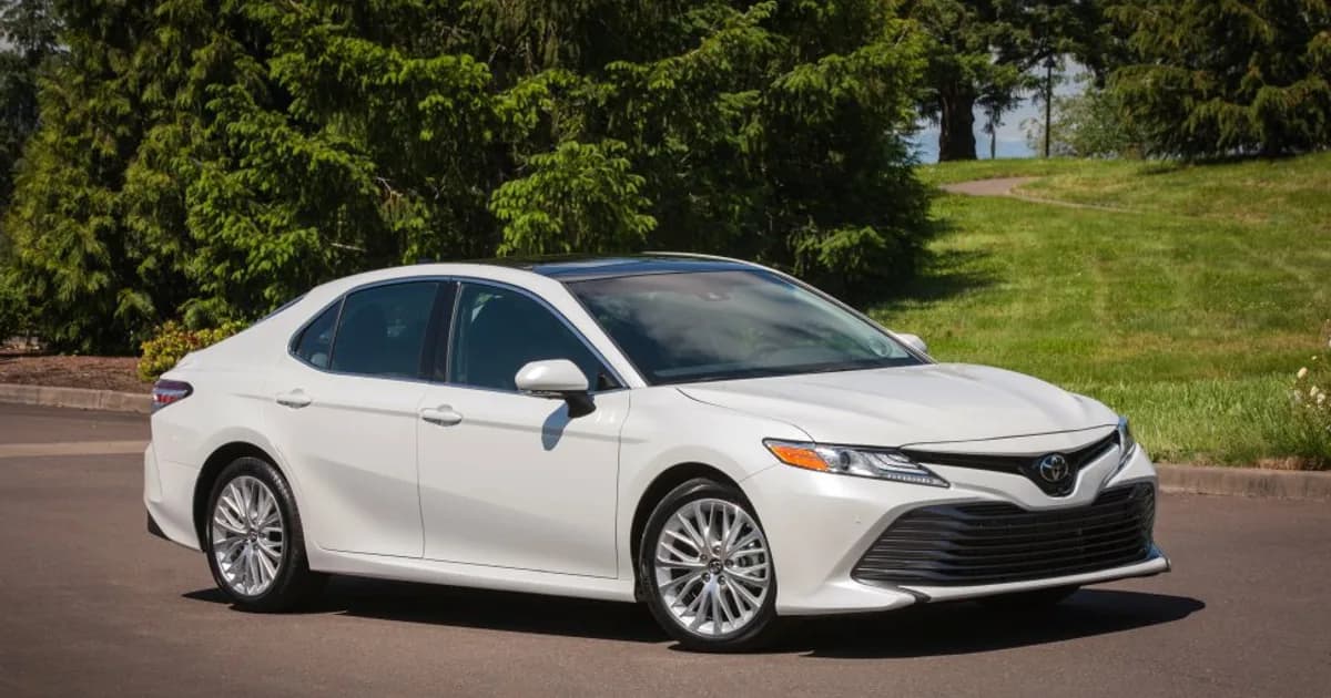 Toyota Camry VIII (XV70)