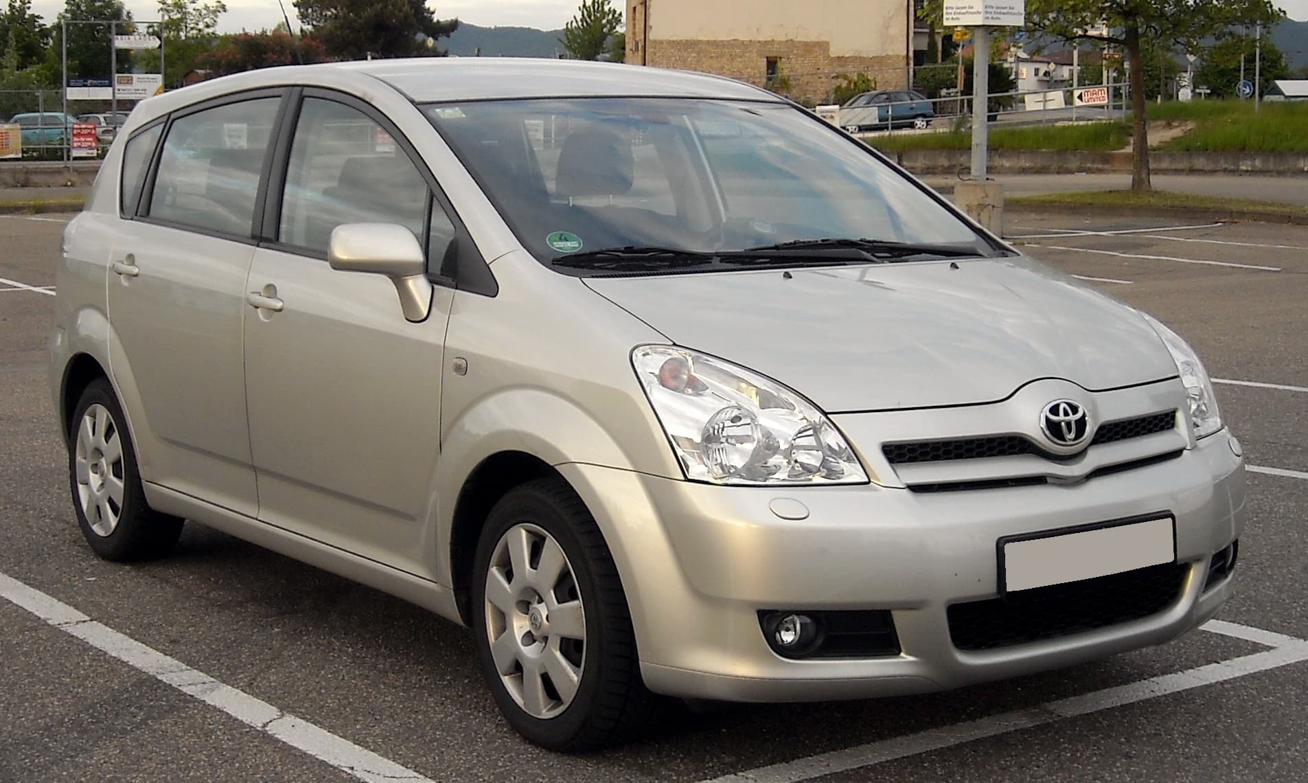 Toyota Corolla Verso Phase 2 (2004–2007)