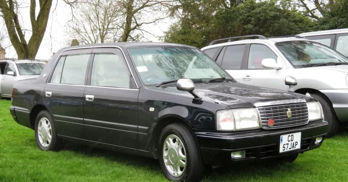 Toyota Crown Saloon (XS10)