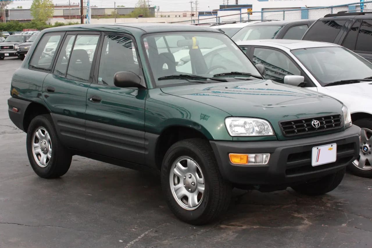 Toyota RAV4 Phase 1 (1995–2000)