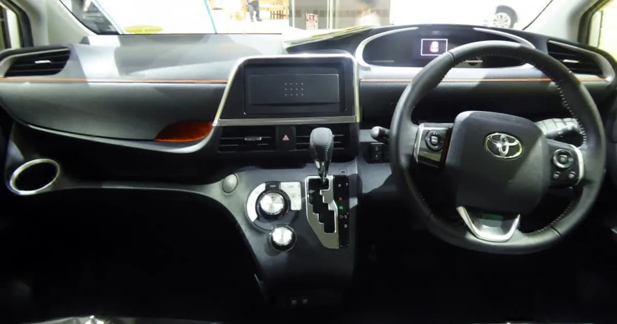Toyota Sienta II