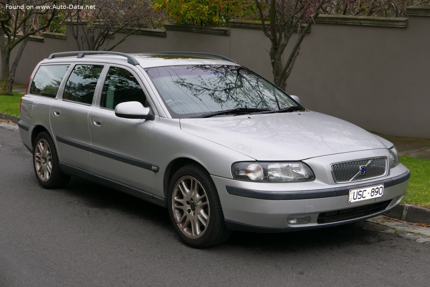 Volvo V70 2 (2000–2004)