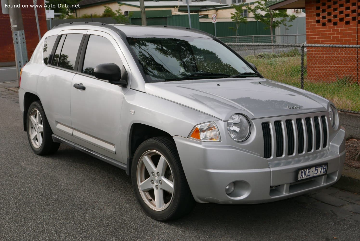 Jeep Compass I (2006–2010)