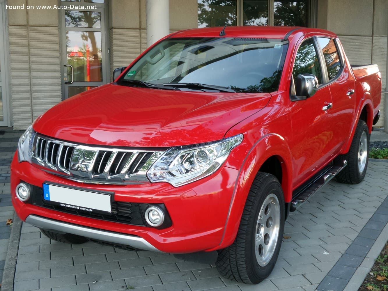 Mitsubishi L200 V (2015–2018)