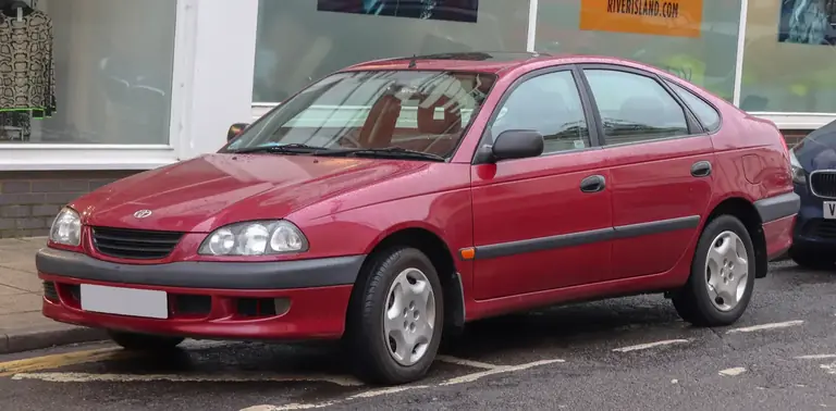 Toyota Avensis Phase 1 (1997-2003)