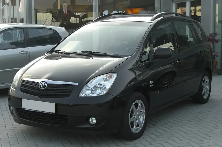 Toyota Corolla Verso Phase 1 (2001-2003)