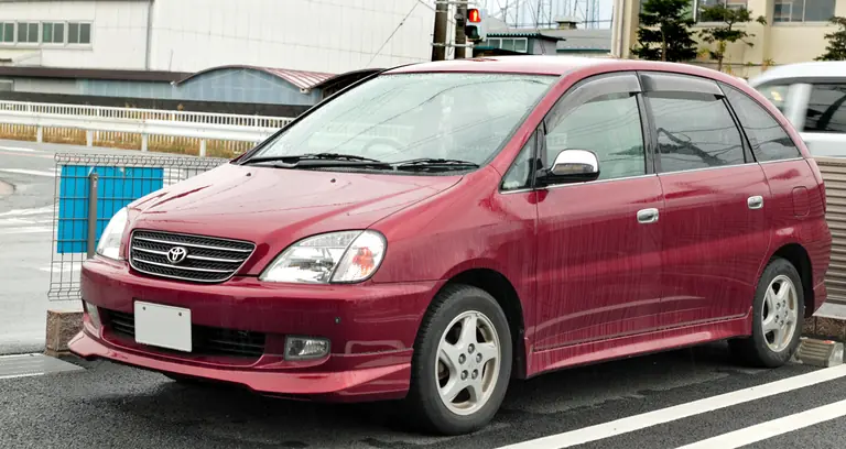 Toyota Nadia (SXN10)